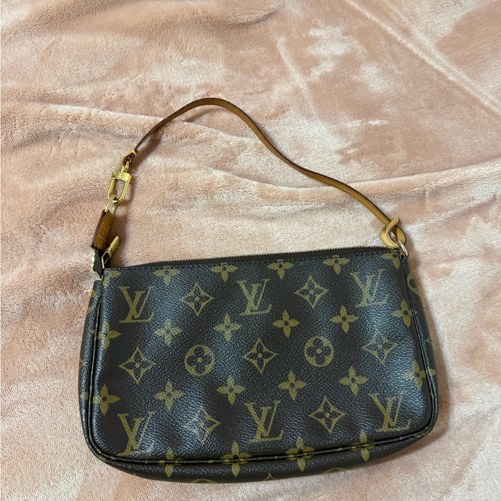 Louis Vuitton Pochette